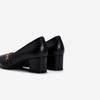 ESquire Women S SheepSkin inciSion twiSted pumpS Shoe Black