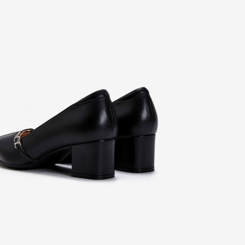 ESquire Women S SheepSkin inciSion twiSted pumpS Shoe Black