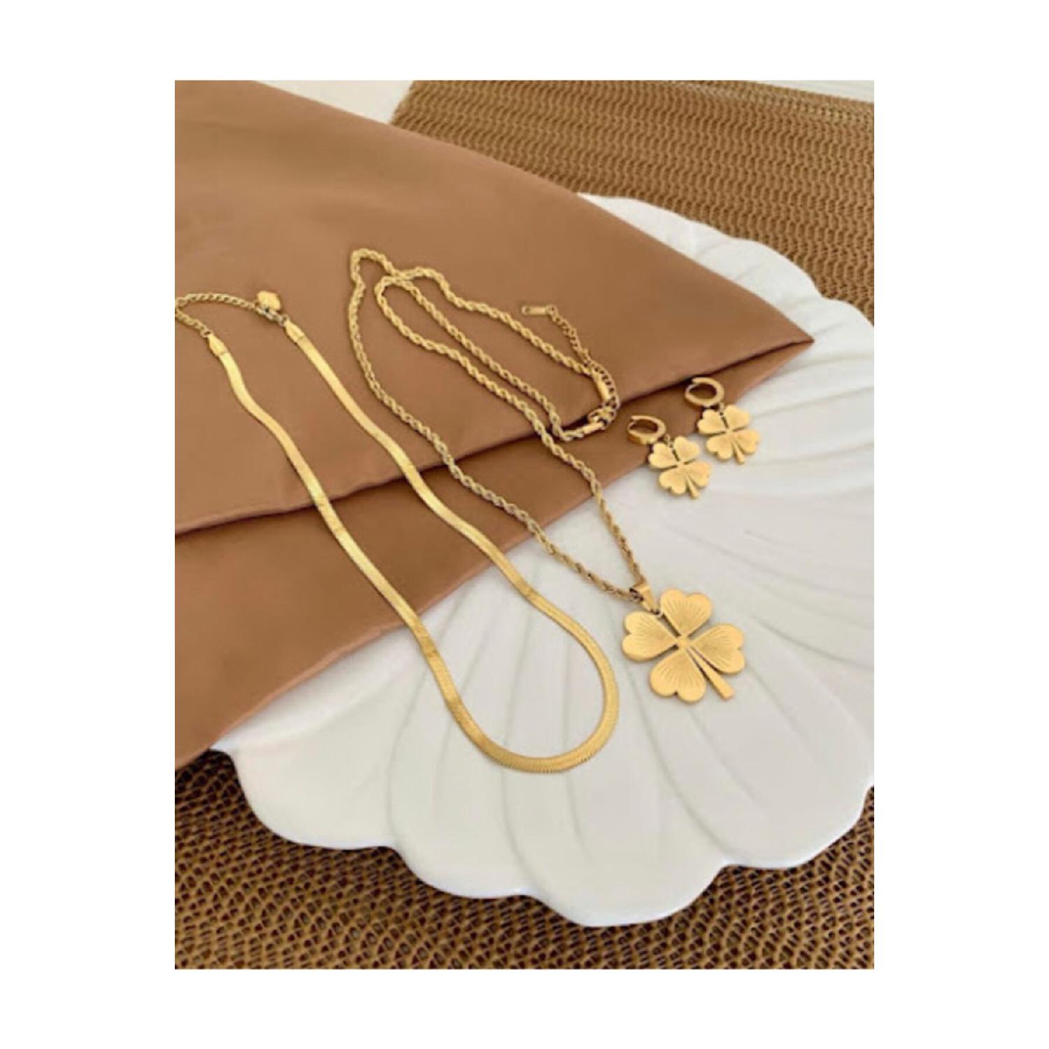 

Женский комплект клевера со стальным ожерельем