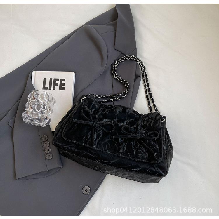 

Сумка-тоут с бантом в иностранном стиле 2025 новая модная корейская версия плиссированная сумка-мессенджер большой вместимости для поездок на работу сумка подмышку на плечо чёрный