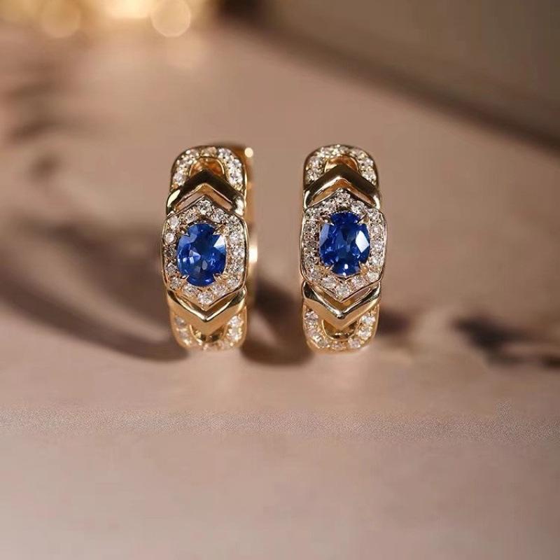 Elegant Zircon Inlaid Stud Earrings for Women - Fashionable, High-End, and Lightweight Jewelry.