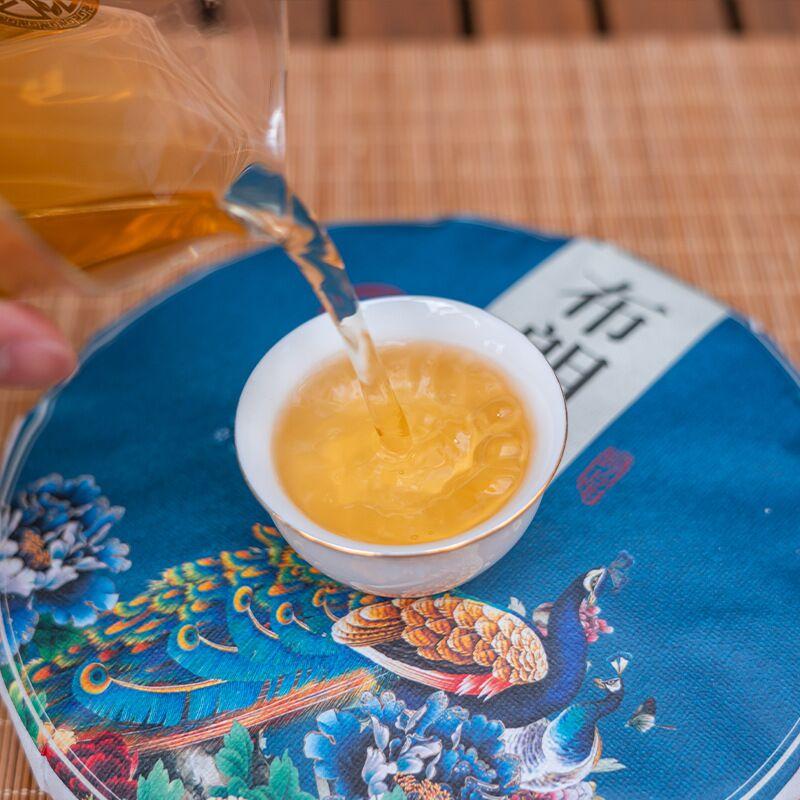 Brown Mountain Pu 'er Tea 357g Yunnan Ancient Tree Pu 'er Tea Raw Tea Seven Seed Cake Tea