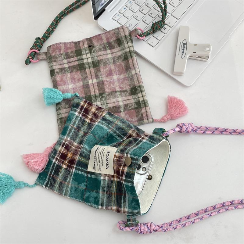 3 Niche Tassel Mobile Phone Bag Spring and Summer New Shoulder Messenger Bag Fan Walking Bag Retro Plaid Bag