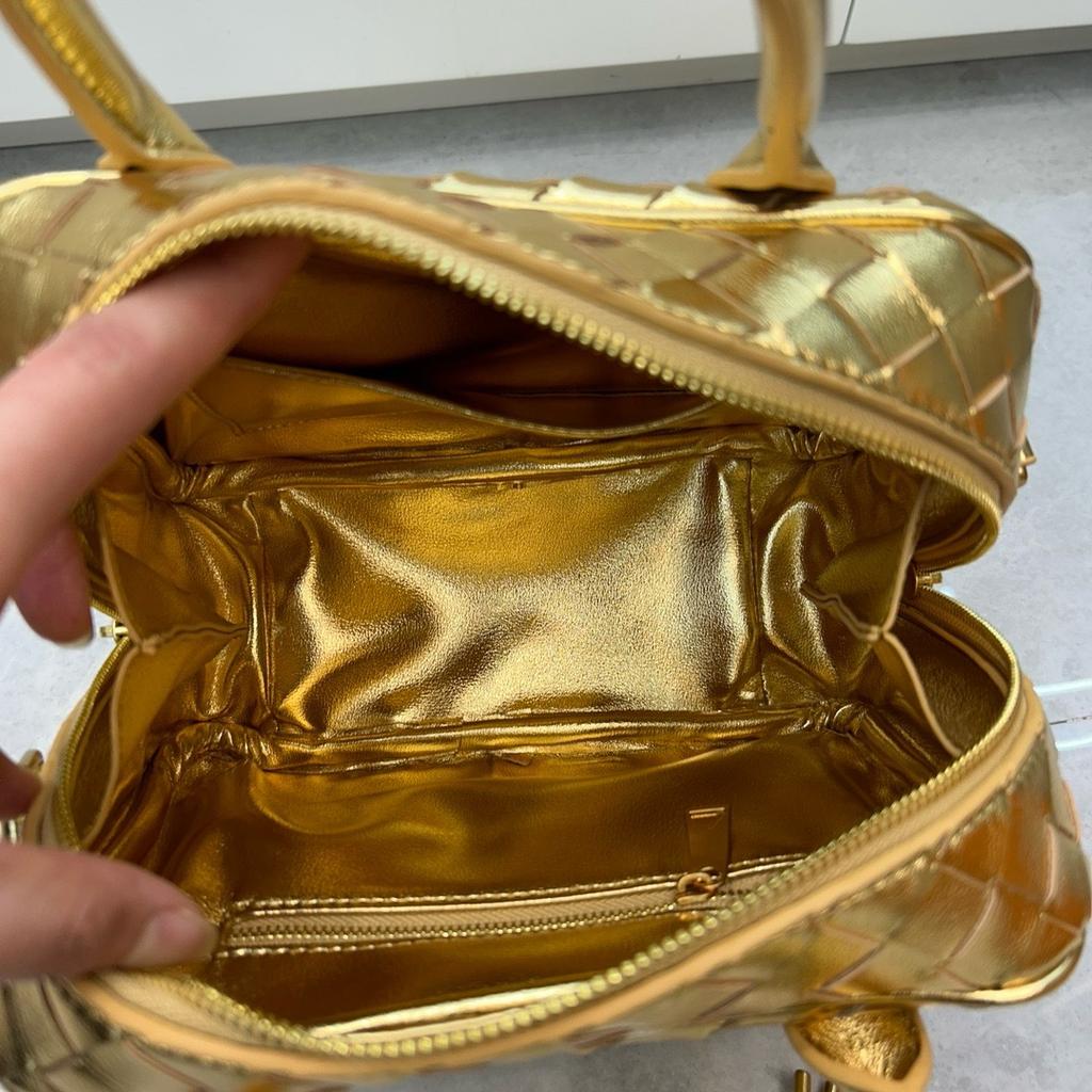 2025 Cross-border leather woven bowling bag, foreign trade explosion, cowhide small square bag, portable messenger shoulder bag, female