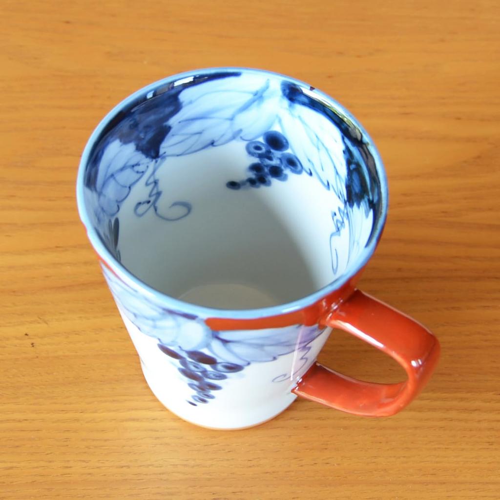 Arita ware microwave-safe mug with gift tag and message card, New Fuchino Grape Red, in a wooden box. Perfect for celebrating 90th birthdays.