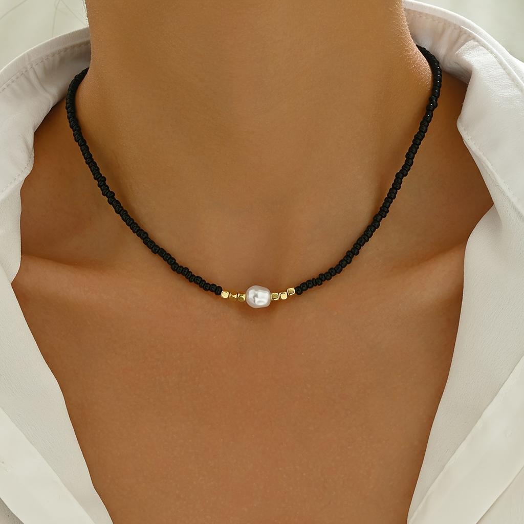Bohemian Necklace, Bohemian Style Vacation-Inspired Pearls Beaded Necklace, Suitable for Mother's Day and Casual Attire