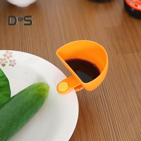 5Pcs Dip Clip Bowls for Plates Seasoning Dish Dip Containers Table Bowl Dip Clips Plate Holder Plastic Spice Bowls Kitchen Utensils