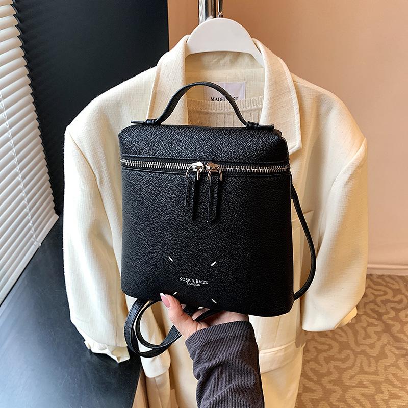 

Рюкзак женский модный универсальный нишевый повседневный новый высококлассный легкий дорожный рюкзак чёрный