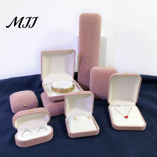 Small Velvet Jewelry Pouch Pearl Box, Anti-Scratch Lining Organizer with Golden Metal Necklace Holder Display Buckle, Decorative Storage Case