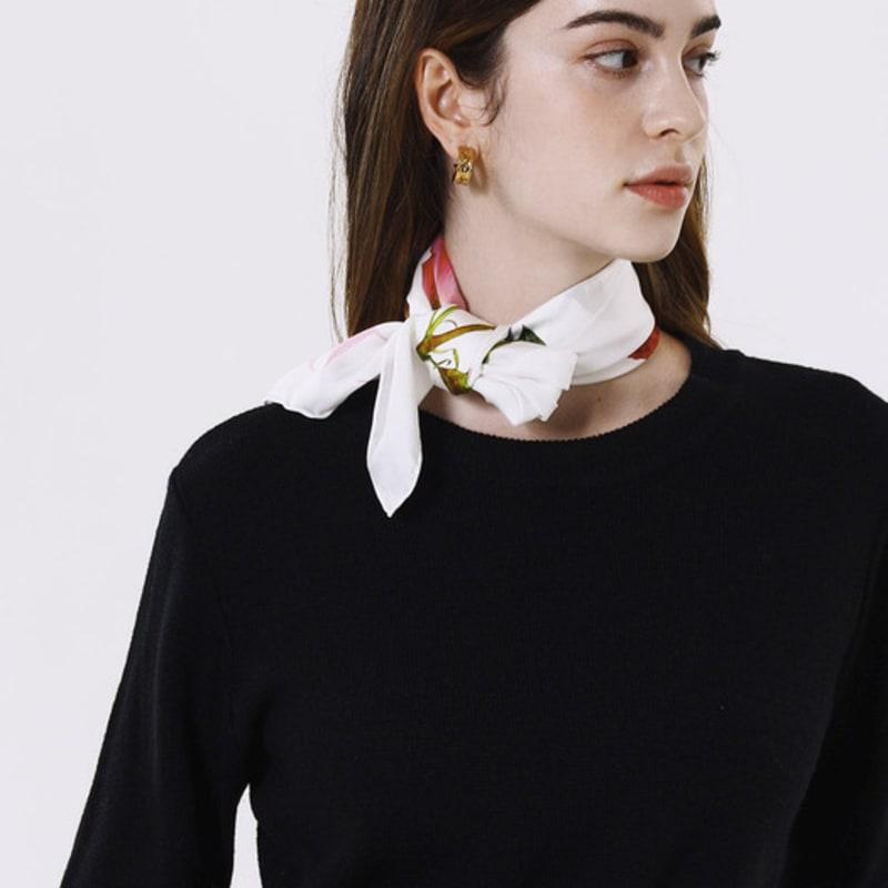 

ONSZ floral lettering silk scarf WHITE_FREE