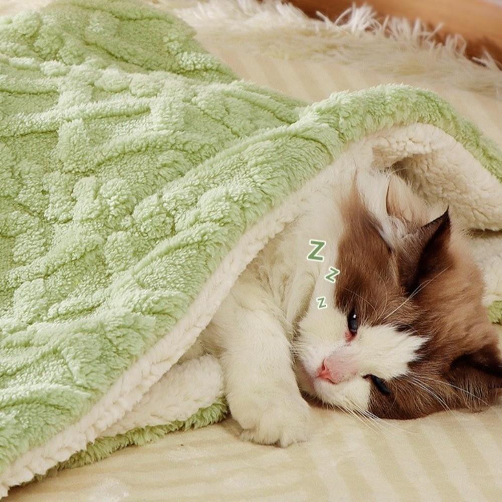 Vertical Jacquard Plush Pet Blanket Thickened Pet Warm Quilt Comfortable Fleece Blanket Pet House