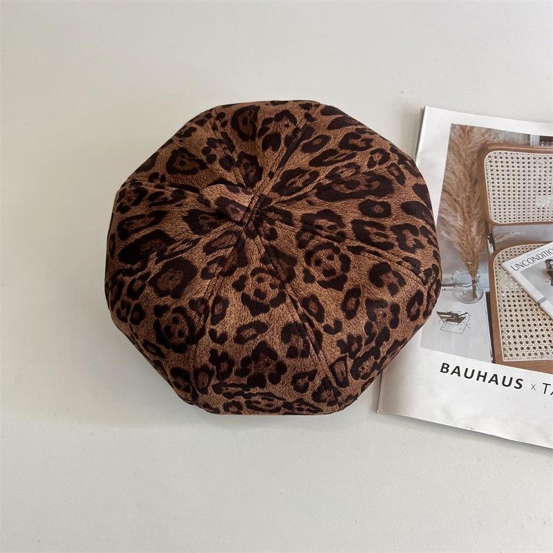Retro deerskin velvet leopard print beret female street versatile painter hat bud big head circumference pumpkin hat trendy