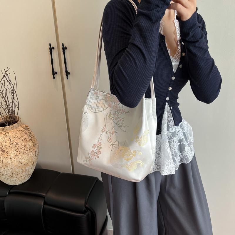 Chinese Bag Exquisite Single Shoulder Bag Female Handbag Delicate Embroidered Bag For Casual Outings Work Evening Out