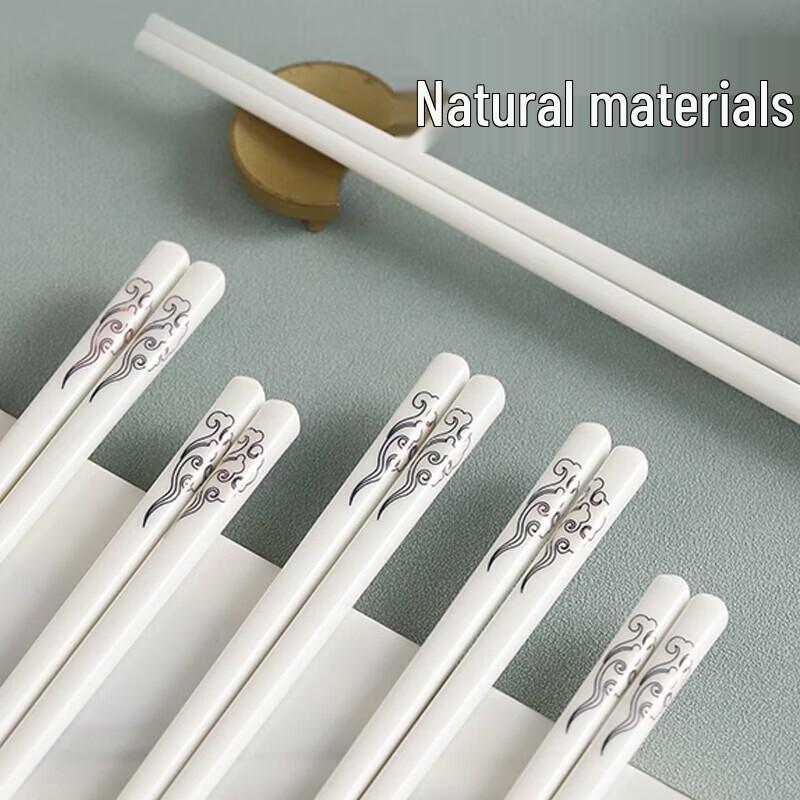 ZISIZ Auspicious Cloud Wood Chopsticks (6 Pairs)