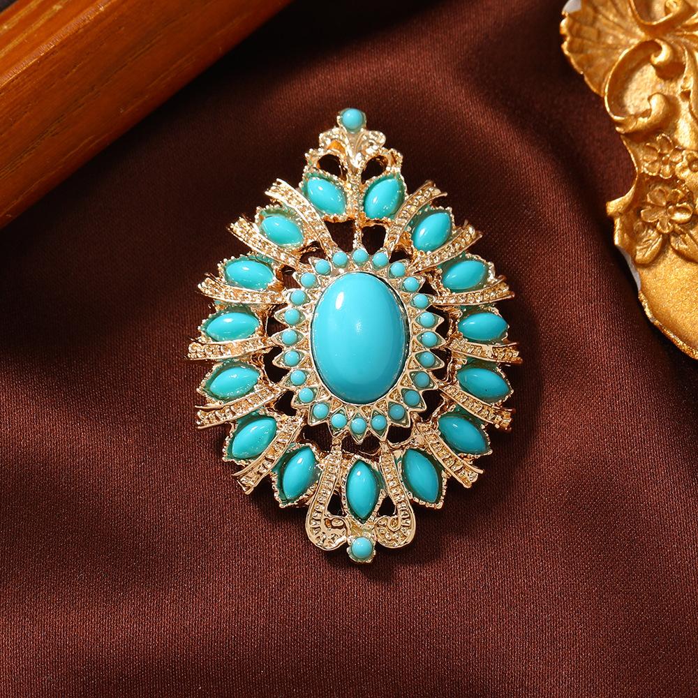 1Pc New Ethnic Style Imitation Turquoise Hollow Geometric Brooch Female Simple Summer Anti-light Pin Buckle Shawl Jacket Accessories