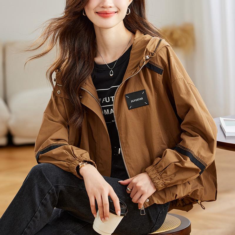 Hooded Windbreaker Jacket for Women In Autumn New Design Loose Sports Workwear Jacket Top for Women