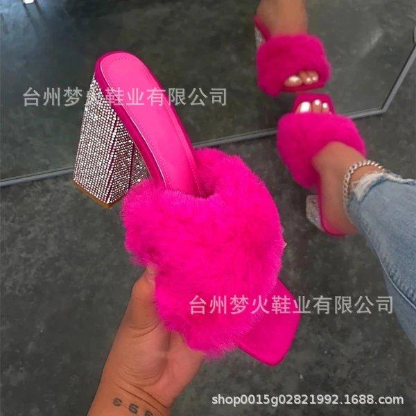 

Летние новые женские прохладные шлепанцы крест-накрест со стразами на толстом каблуке, шлепанцы на высоком каблуке, женская обувь со стразами 43 розы красного