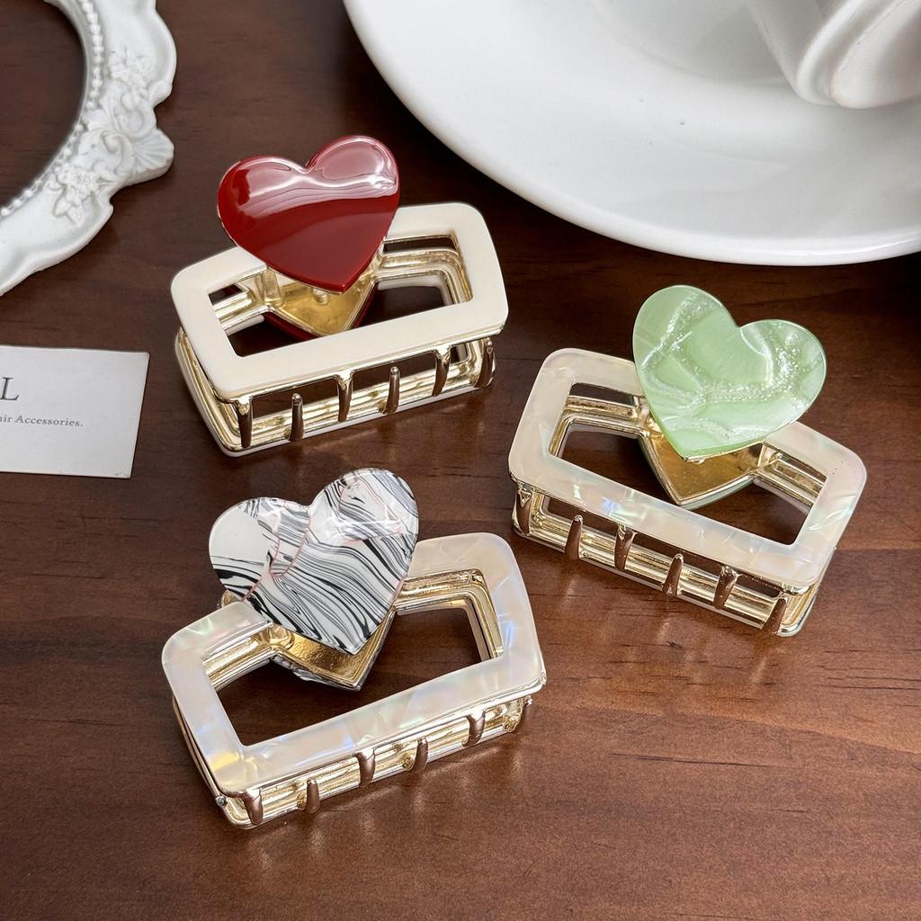 Chic And Stylish Heart Design Acrylic Hair Claw Clip Perfect For Everyday Use And Special Occasions