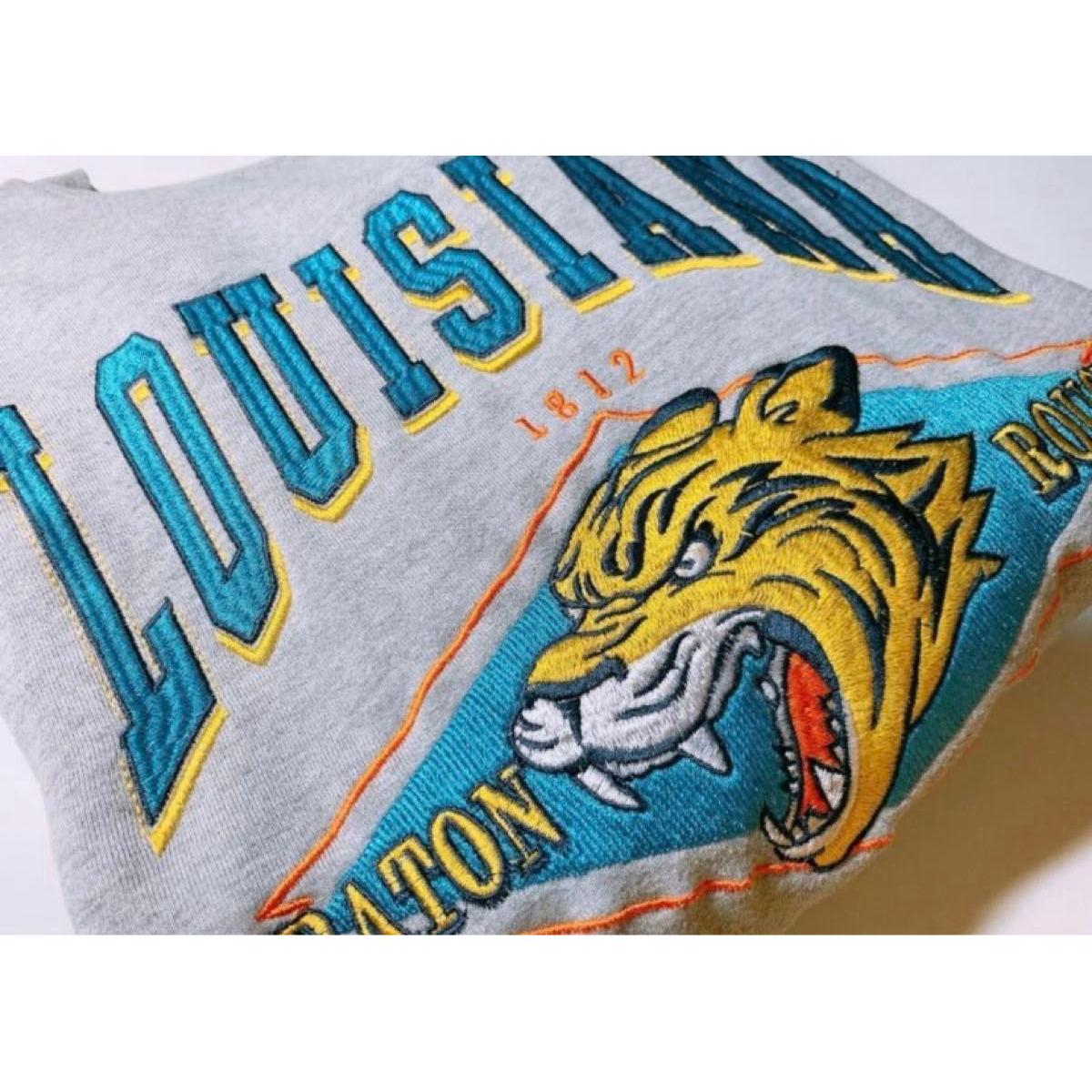 We have reduced the price! [Rare] Last one! WEGO Vintage Embroidery Sweatshirt Gray L Unisex Tiger Sweatshirt