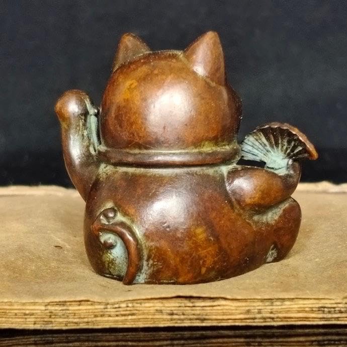 [Nekogamiyama] Maneki-neko Paperweight, Copper Craft, Ornament, Vintage Retro Decor