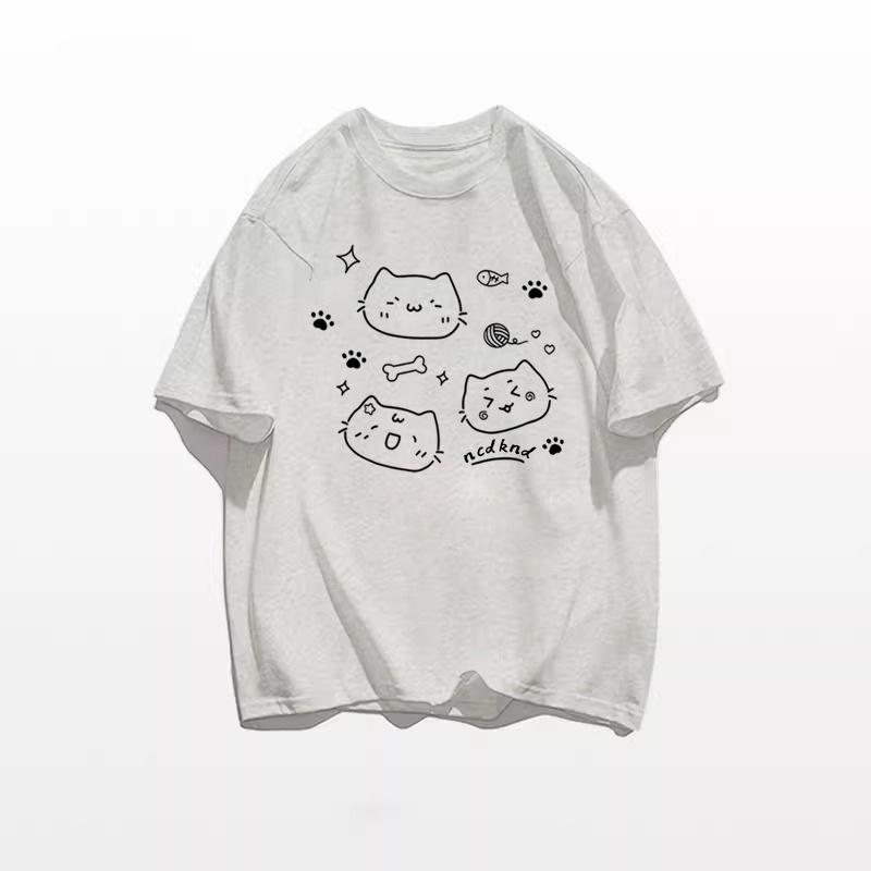 

Женская летняя футболка в студенческом стиле 2025 года с котенком - Японская, уменьшающая возраст, с молочным поцелуем, свободного кроя, с короткими прямыми рукавами-плечиками 3XL
