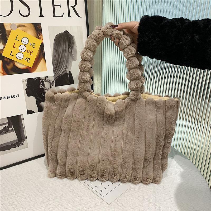 Autumn and Winter Large-capacity Plush Bag, Women's Single-shoulder Tote Bag, Class and Commuting Plush Tote Bag