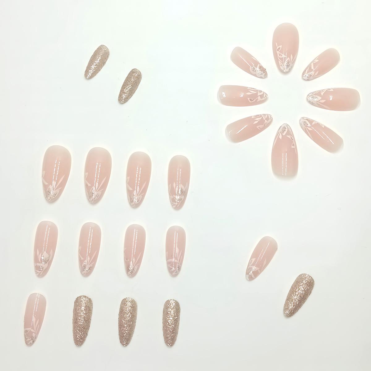 

Осенние кольца для пар в панк-стиле с листьями клена – Креативный полый дизайн для свадеб