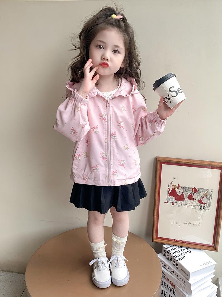 2025 Frühling/Herbst Koreanischer Stil Niedlicher Trenchcoat für Baby-Mädchen