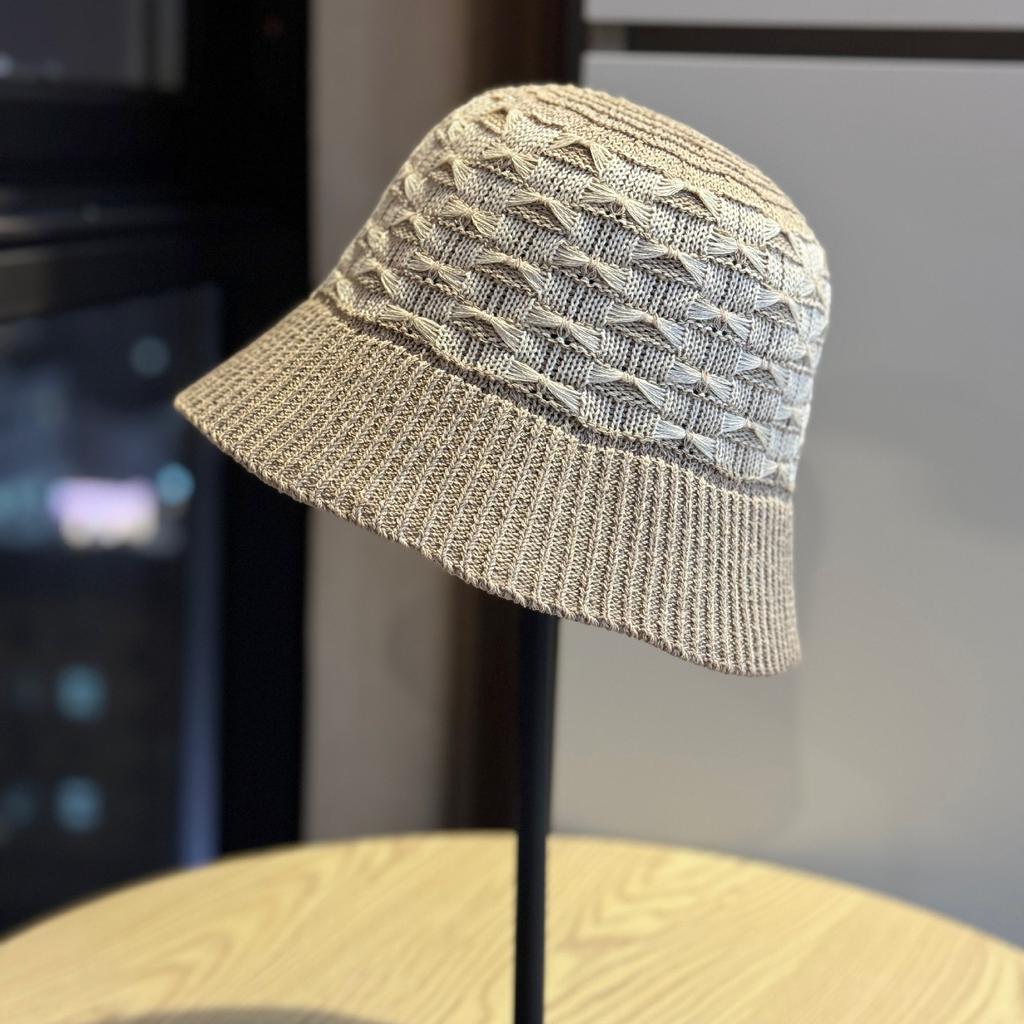 New plain hollow breathable bucket hat for women, simple and versatile for spring and summer, makes the face look smaller, foldable and trendy