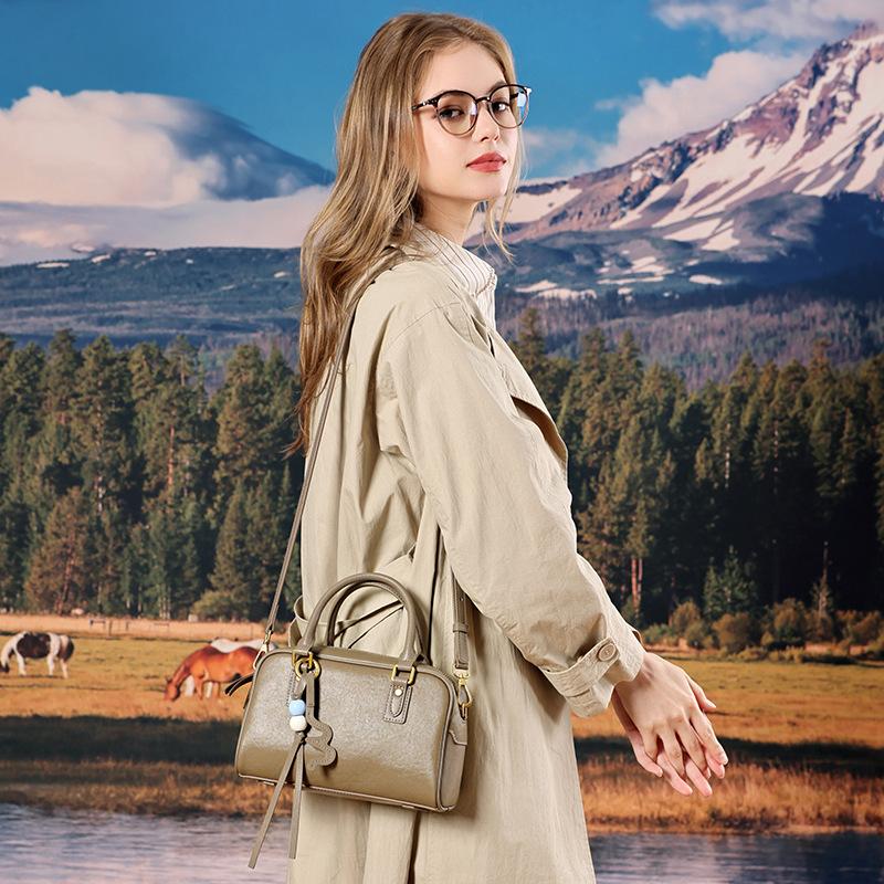 Commute Boston Women's Casual Full-grain Leather Shoulder Bag