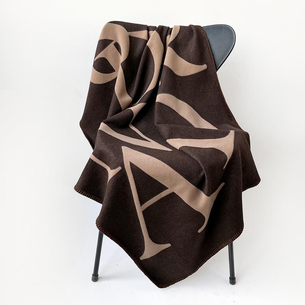 High-end wool shawl scarf autumn and winter fashion light luxury letter high-end scarf cape thickened warm shawl