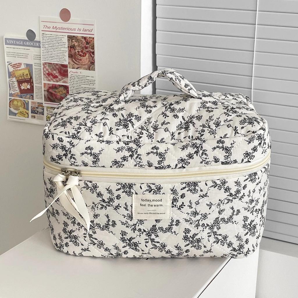 Cute Corduroy Heart Cosmetic Bags for Women Large Capacity Makeup Bag Travel Organizer