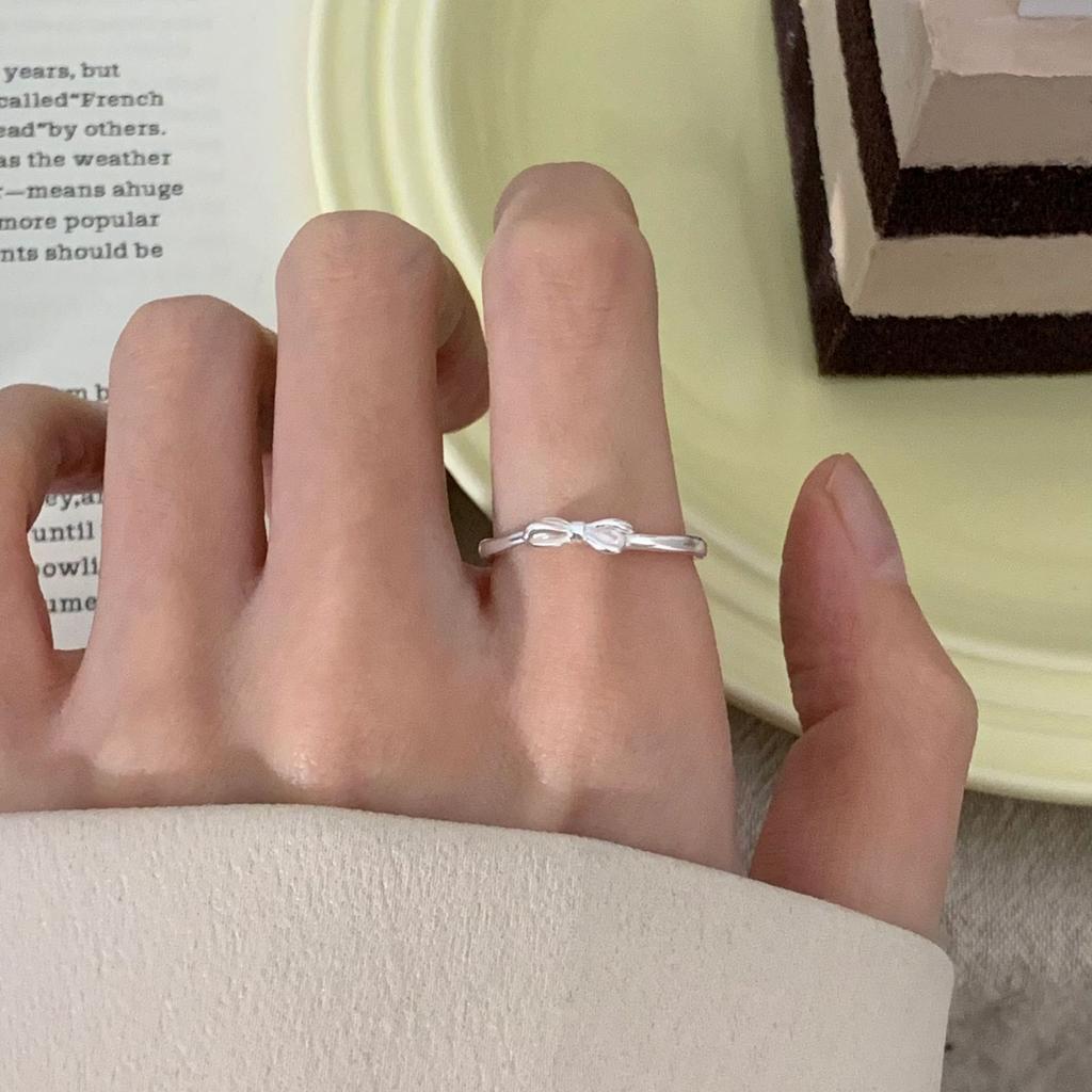 Unique Circle Simple And Heart Womens Ring Collection For Classic Looks Stylish