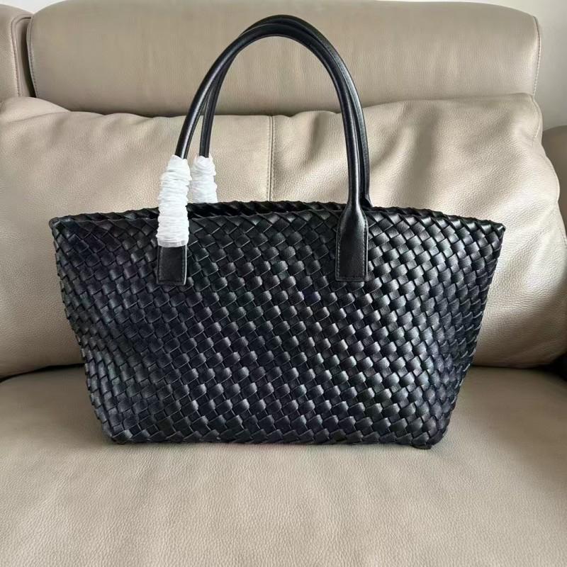 2024 Cross-border New Hand-knitted Women's Bag Large-capacity Commuting Tote All-matching Portable One-shoulder Underarm