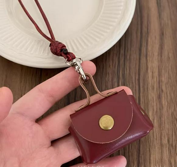 Leopard Print Coin Purse Necklace: Women's Pendant Earphone Case with Leather Rope Chain Accessory