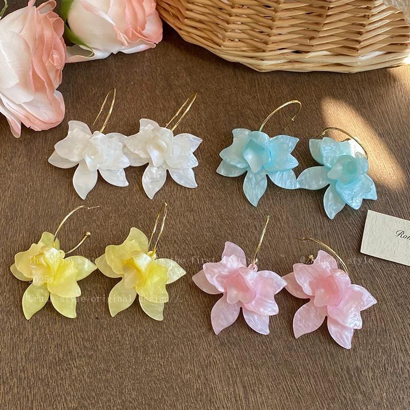 French Floral Petal Stud Earrings: Exquisite Spring Vinegar Acetate Design for Women