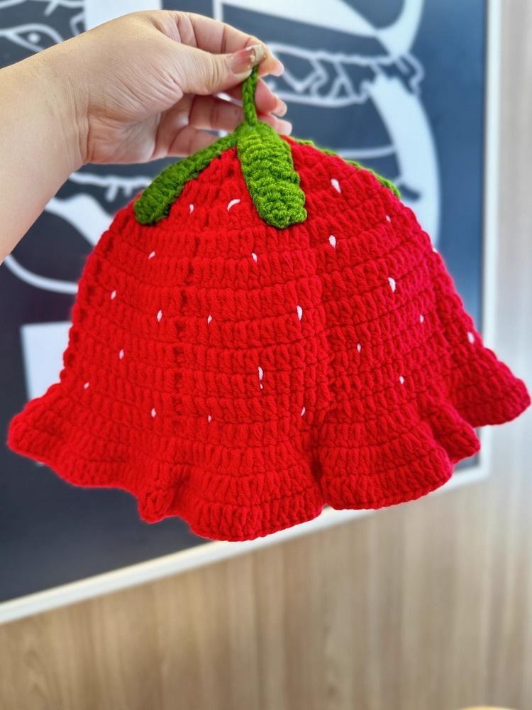 Cappello di lana lavorato a mano a forma di fragola per bambina - Accessorio casual carino, dolce e versatile