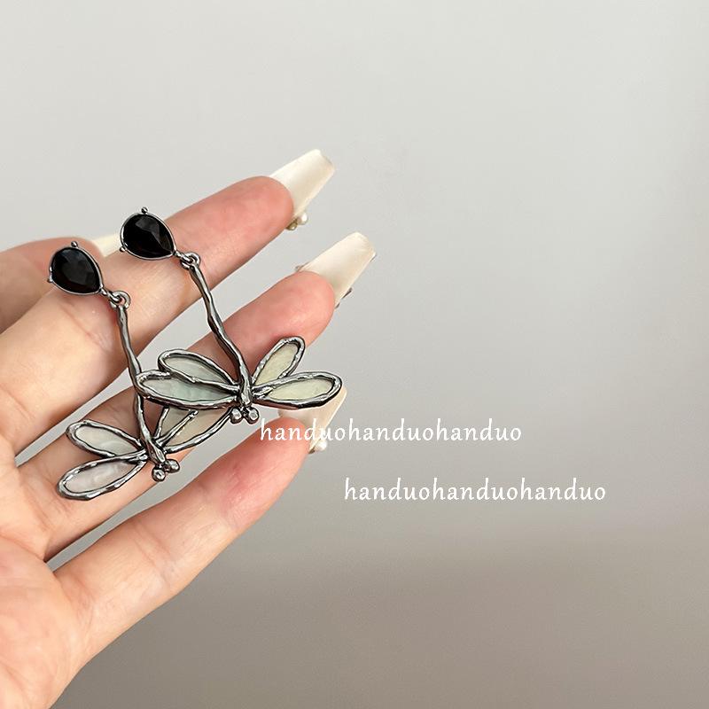 

Комплект колье и серег «Высококлассная капля» с бабочкой черного и фиолетового цвета - Милый, крутой, нишевый дизайн, цепочка-чокер для ключицы для женщин