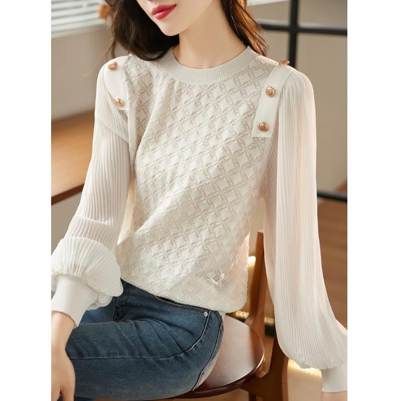 Autumn new top design sense fashion age reduction thin sweet beautiful knitted shirt women