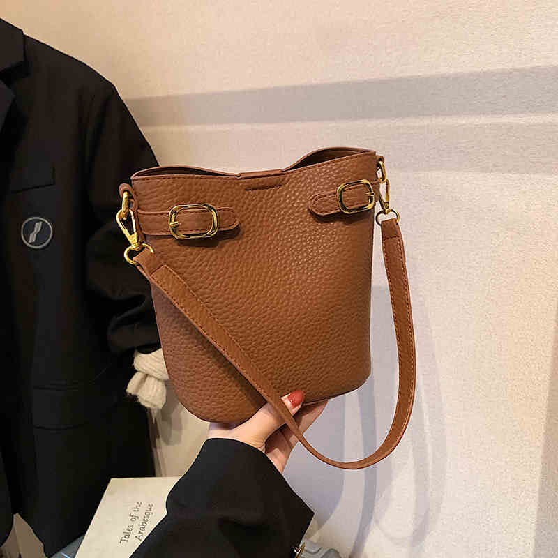 Retro Bucket Bag for Women   New Large Capacity Versatile Crossbody Bags Temperament Traveling Shoulder Bag