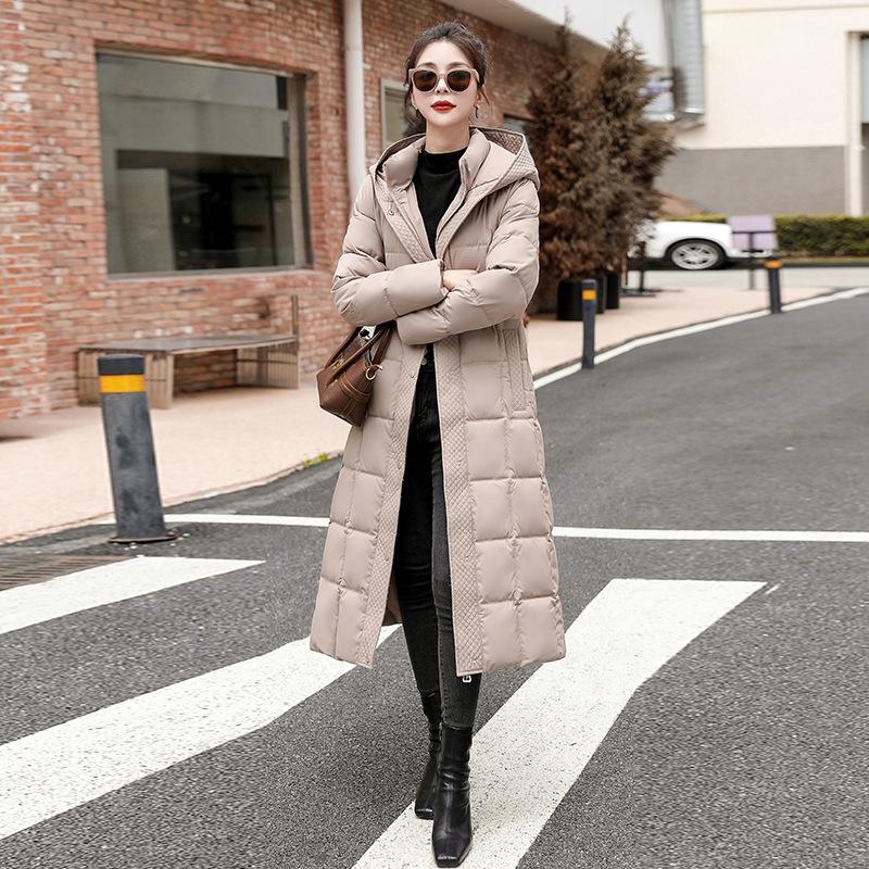 

2025 зимняя приталенная длинная утолщенная пуховая куртка женская зимняя длинная ниже колена очень толстая женская стеганая куртка стеганая куртка XXXXL хаки