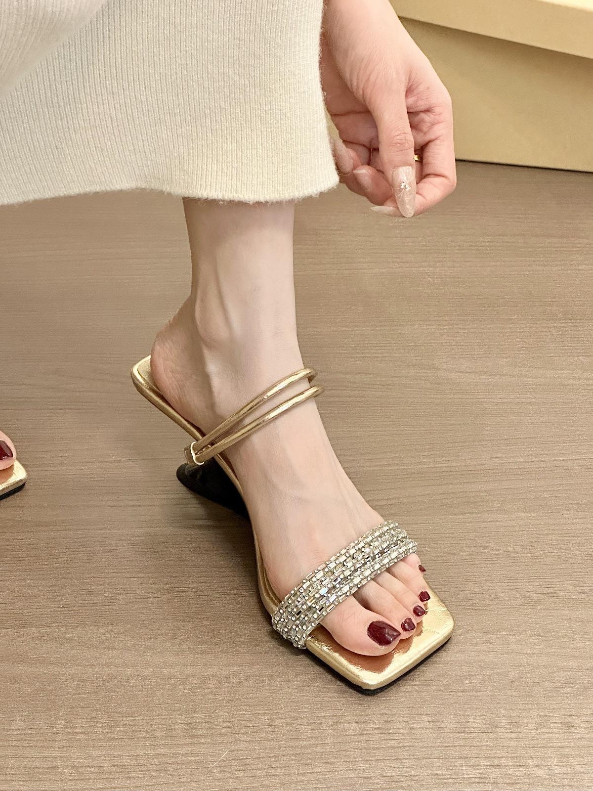 

Delicate Ernie! Temperament square head rhinestone with two words, wearing wedge heel sandals women s summer open-toed sandals 35