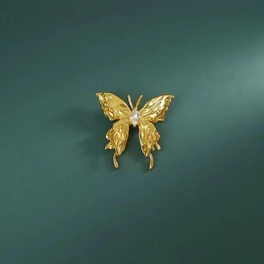 Butterfly Luminous Metal Tassel Brooch – Elegant & Versatile Alloy Accessory