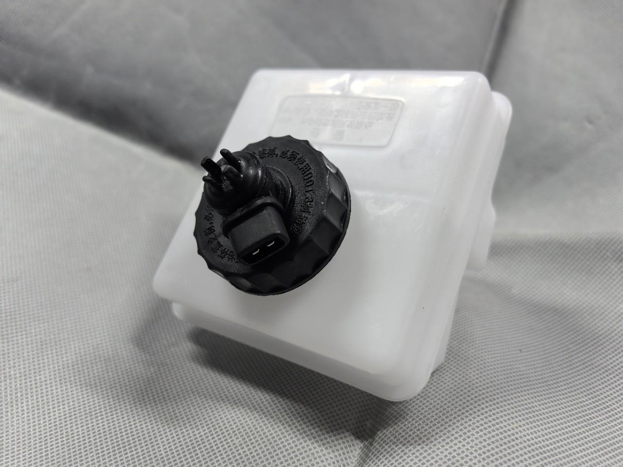 Santana Zhijun 3000 Brake Fluid Reservoir for Volkswagen