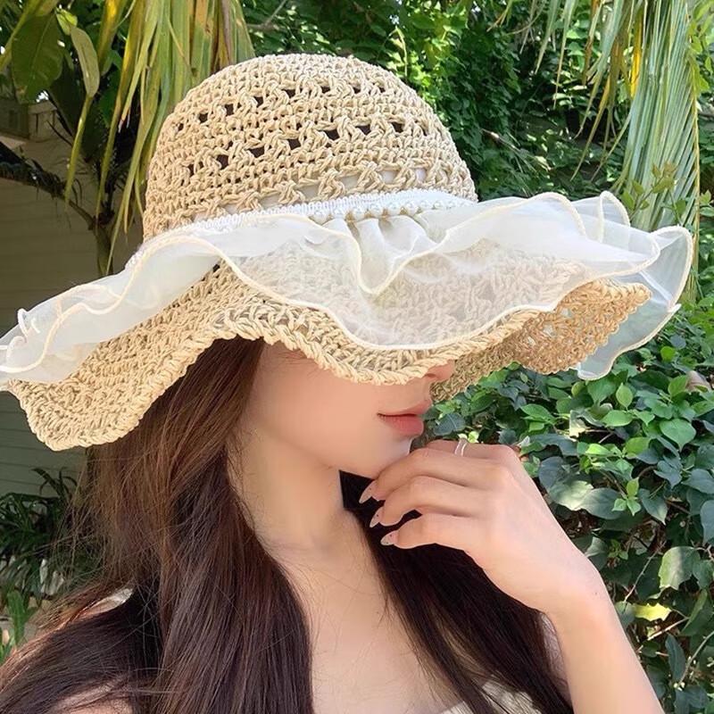 Женская соломенная шляпа от солнца с вырезами и жемчугом