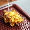 1Pc Chinese Resin Discolored Tea Pet Lucky Cute Golden Toad Ornaments Desktop Handmade Crafts Home Tea Set Decoration Gifts