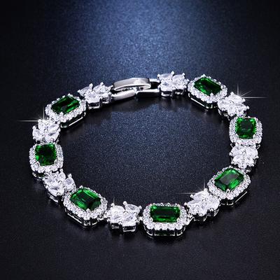 Leicht mit Diamanten eingelegtes quadratisches farbiges Schatzarmband, Handschmuck für Frauen