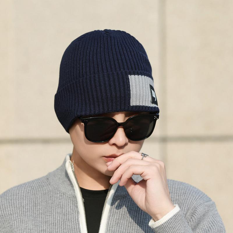 Hut mit Farbabstimmung und Buchstaben Herren Winter Warme Winddichte Wollmütze Outdoor Reiten Strickmütze