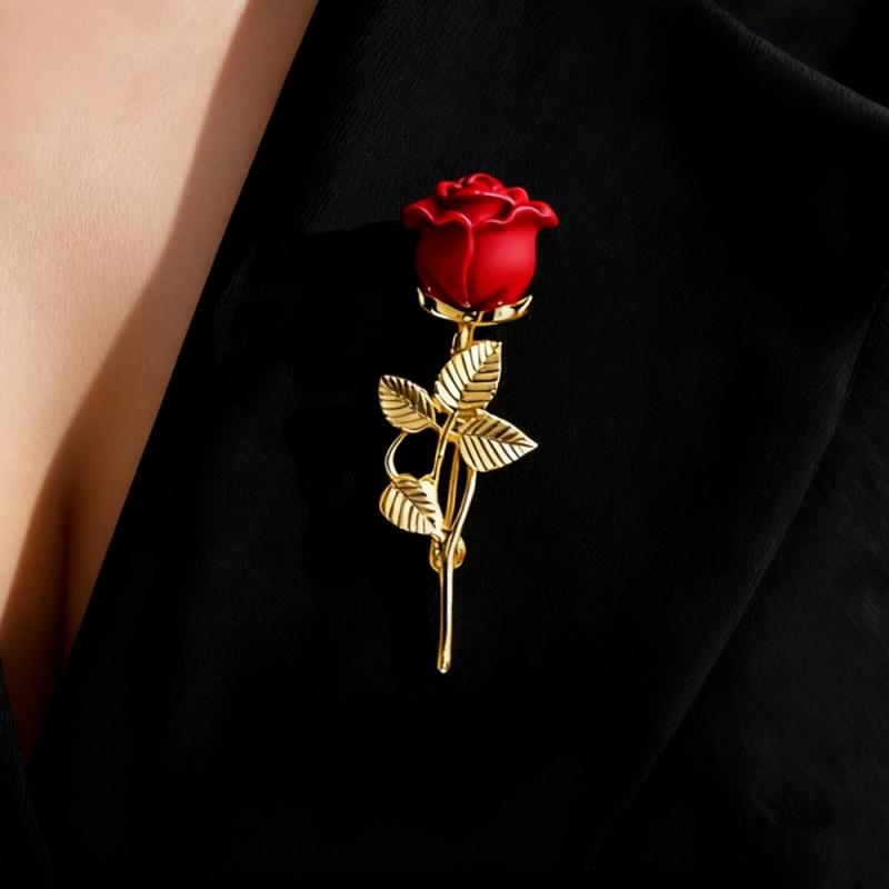 New Trend Red Rose Brooches for Women Gold Metal Pins Bohemian Flower Brooch for Wedding Party Cloting Accessories