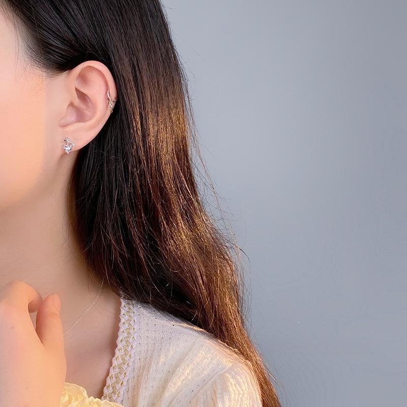 Nische X Buchstaben Liebesperlenohrringe für Frauen mit leicht luxuriösem, exquisitem Design und Temperament